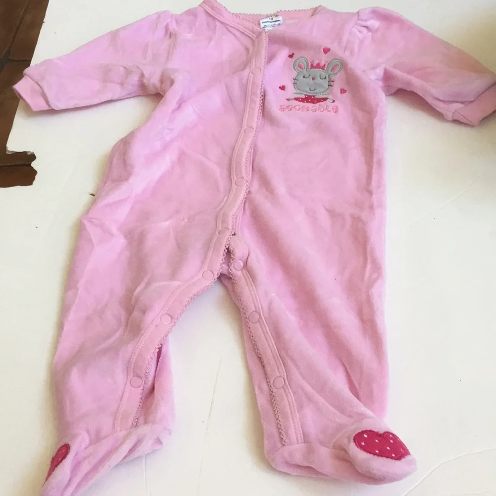 FINAL MARKDOWN Little girls footed onesie 3-6 months